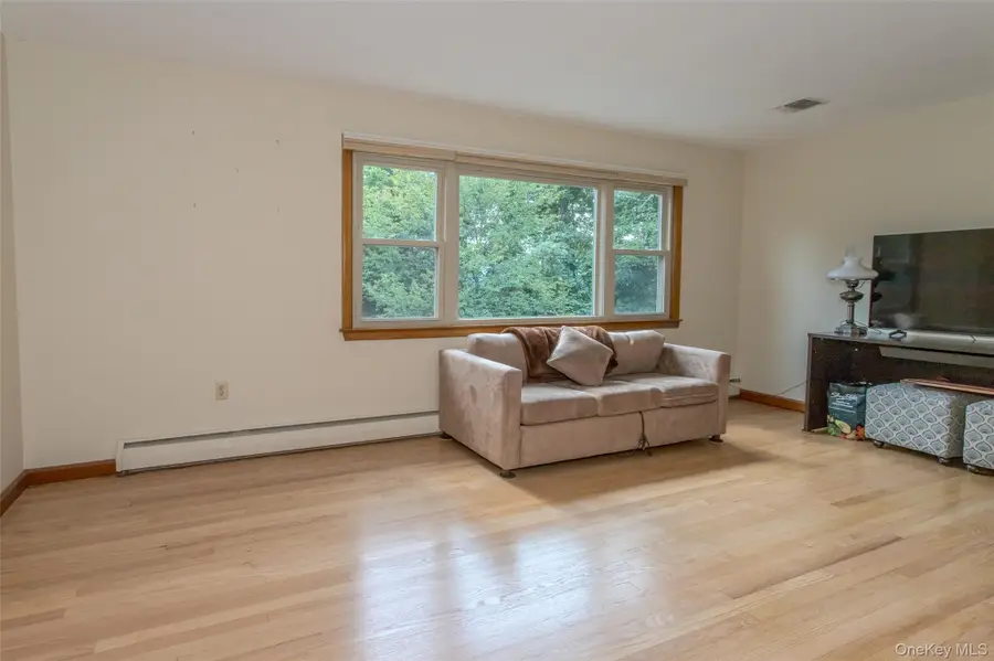 18 Oakland Avenue, Chester, NY 10918 - Image #3