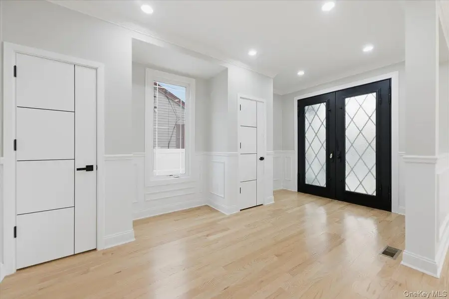 25 Countisbury Avenue, Valley Stream, NY 11580 - Image #2