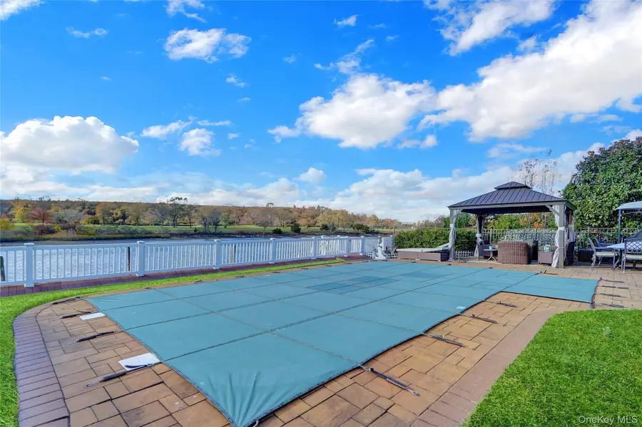 2848 Clubhouse Road, Merrick, NY 11566 - Image #3