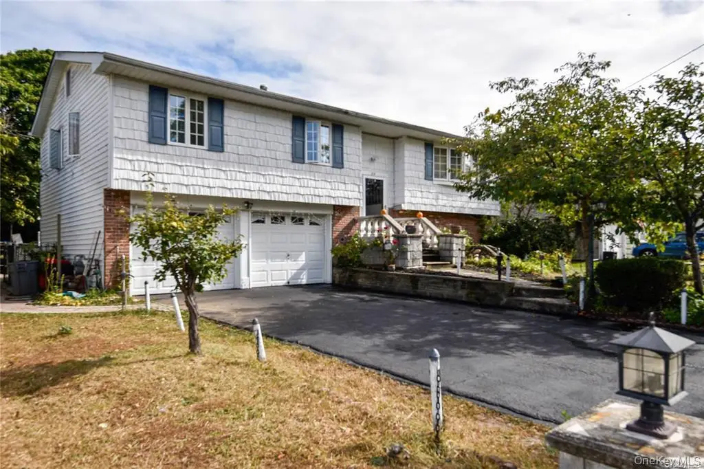 29 Andover Drive Andover Drive #29, Deer Park, NY 11729 - Image #1