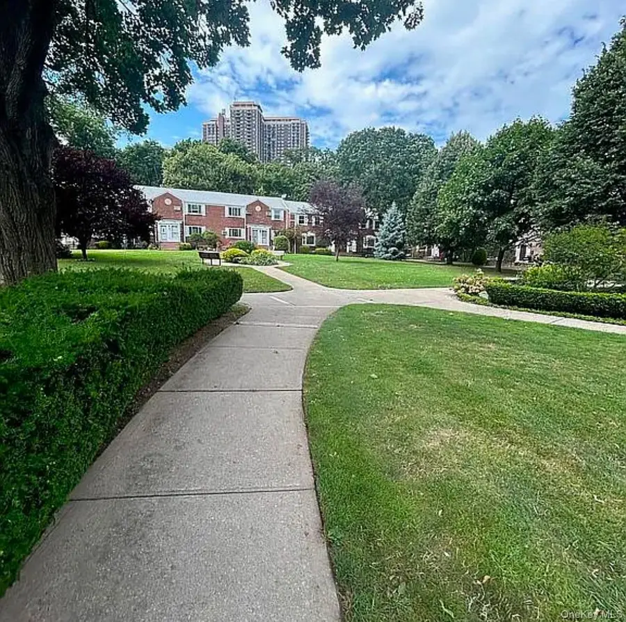 264-17 Langston Avenue #2nd fl, Glen Oaks, NY 11004 - Image #3