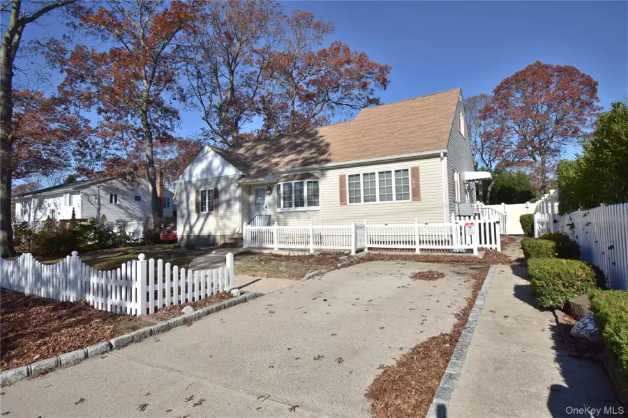 297 Clarice Boulevard, Holbrook, NY 11741 - Image #2