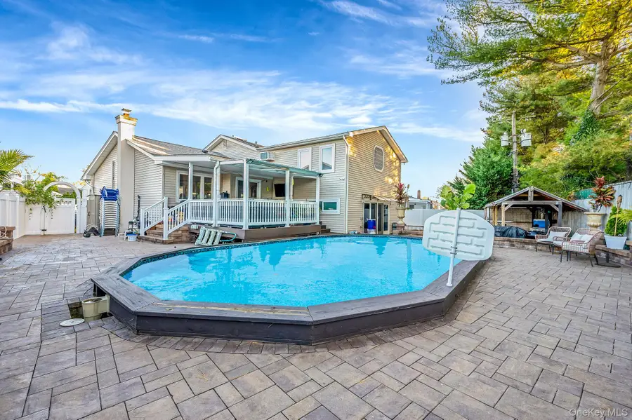 287 Clearmeadow Drive, East Meadow, NY 11554 - Image #2