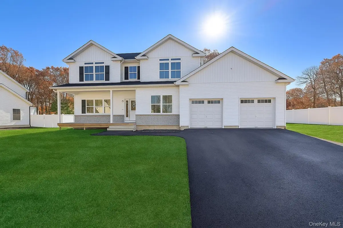 12 Fox Run Court, Ridge, NY 11961 - Image #1