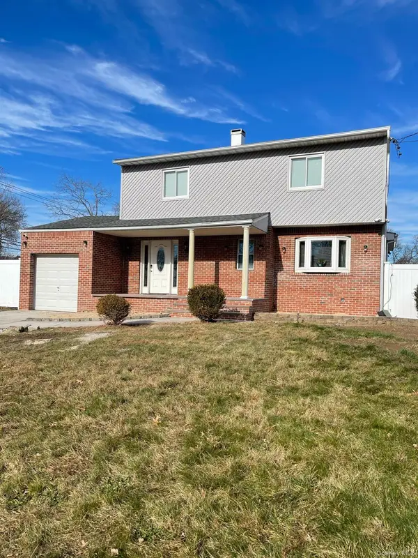 141 Remington Avenue, Selden, NY 11784