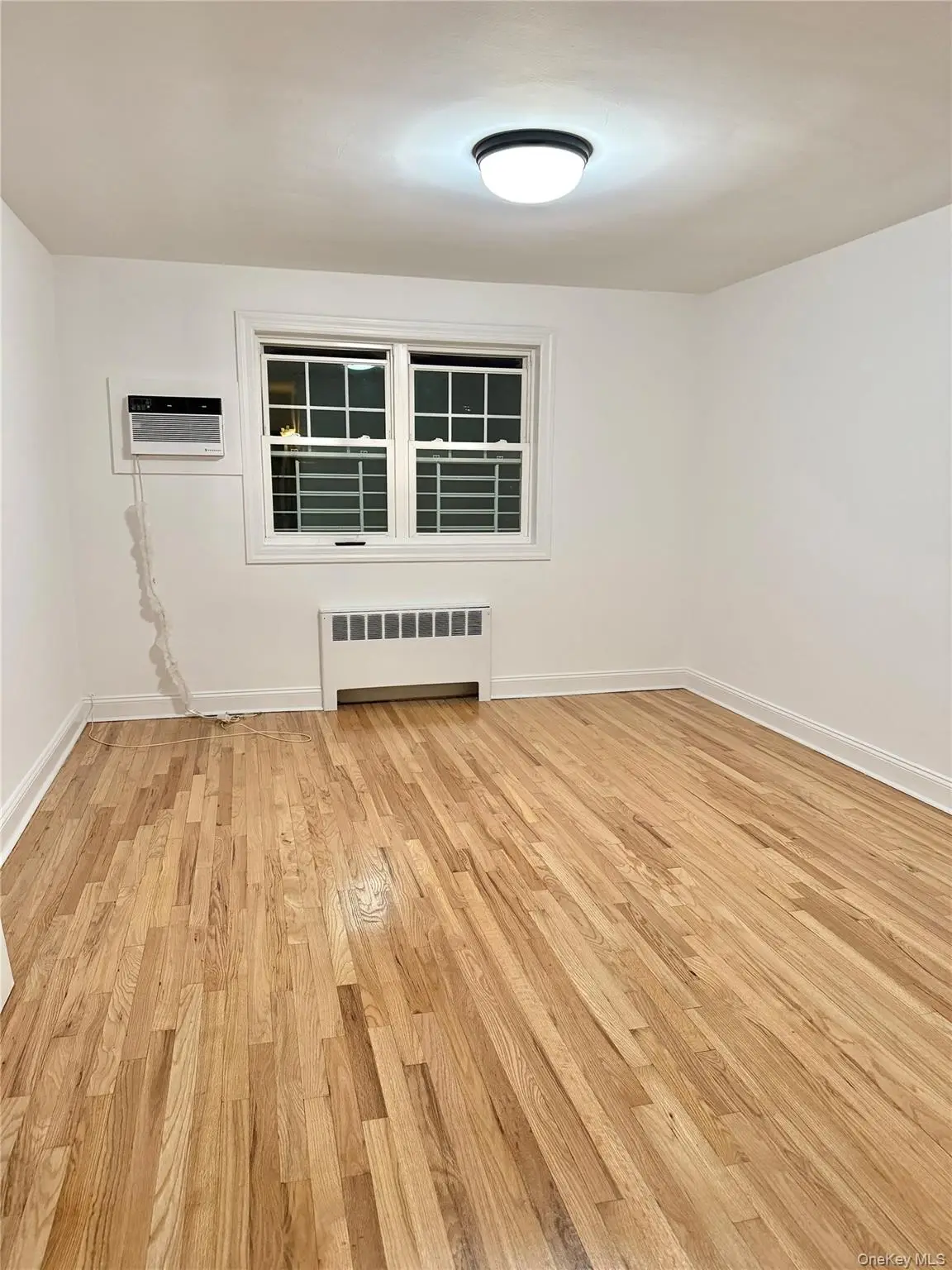 22406 Springfield Boulevard #7815 B, Oakland Gardens, NY 11364 - Image #1