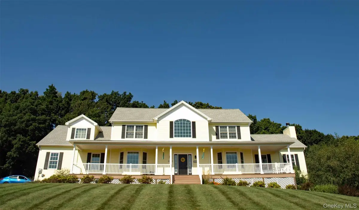 106 Fox Hill Run, Rock Tavern, NY 12575 - Image #1