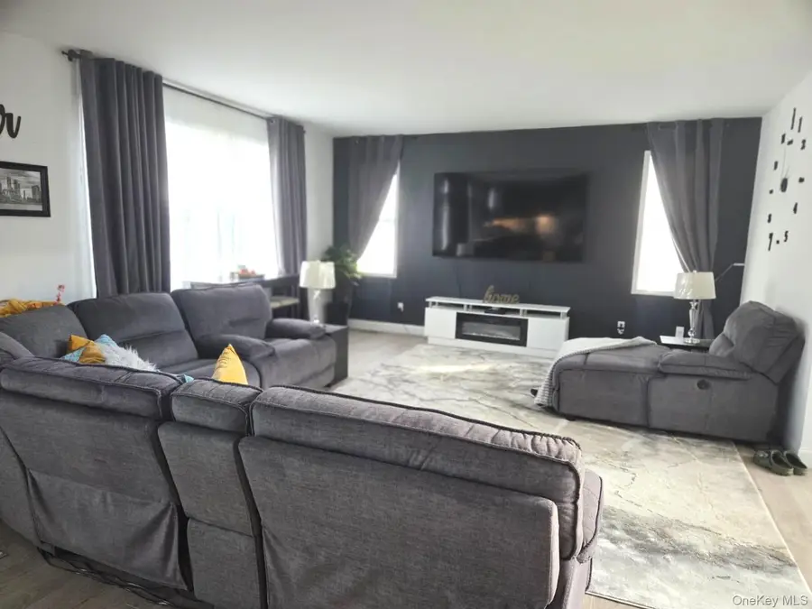 9 Lilac Lane, Ridge, NY 11961 - Image #2