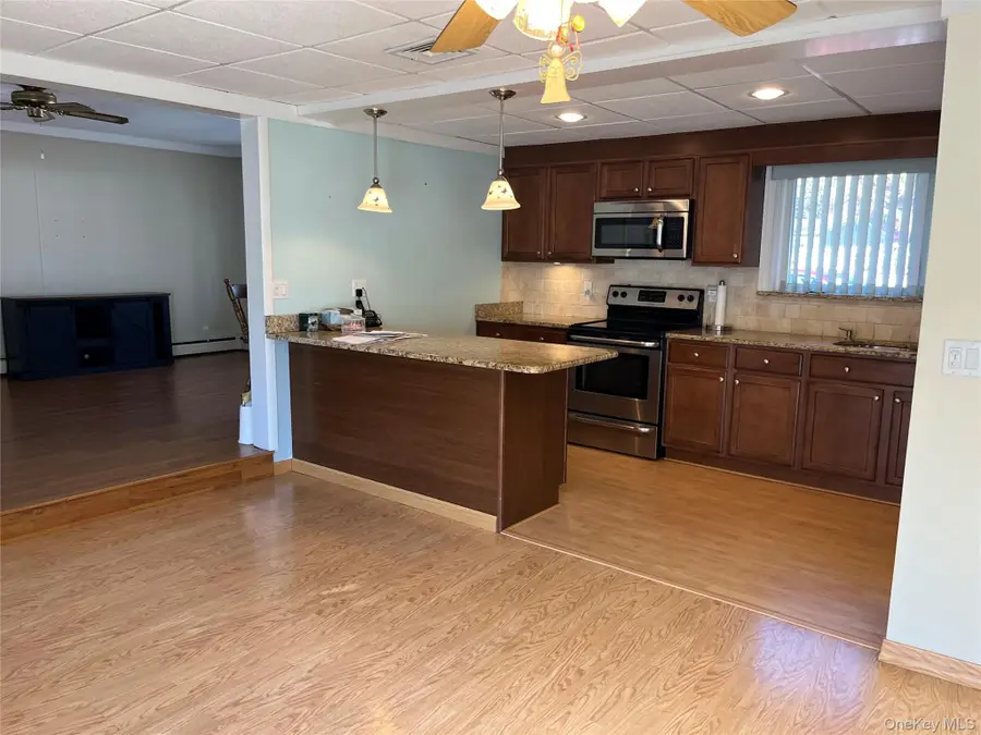 10 Pine Street N, Lake Grove, NY 11755 - Image #2