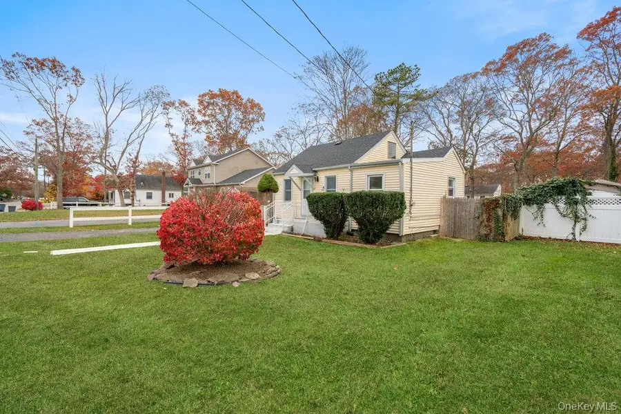 42 Mayfield Drive, Mastic Beach, NY 11951 - Image #3