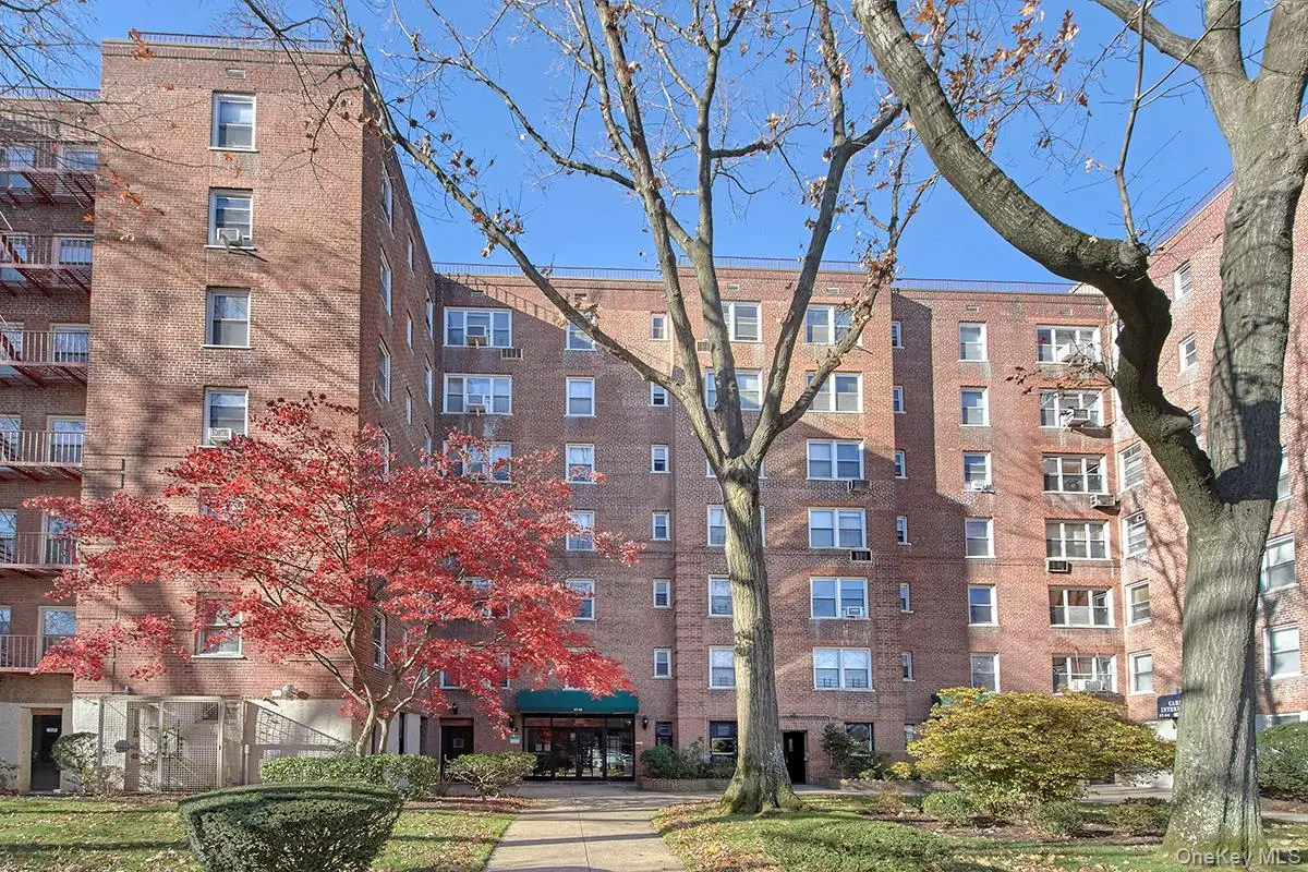 27-10 Parsons Boulevard #6H, Flushing, NY 11354 - Image #1