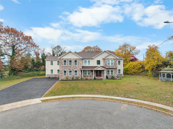 4 Coventry Court, Wheatley Heights, NY 11798