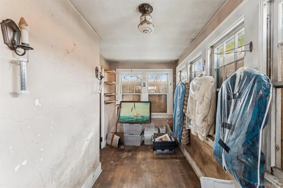 190 Lincoln Avenue, Mineola, NY 11501 - Image #2