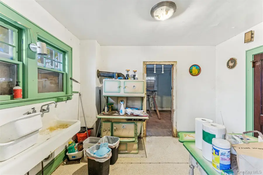 190 Lincoln Avenue, Mineola, NY 11501 - Image #3