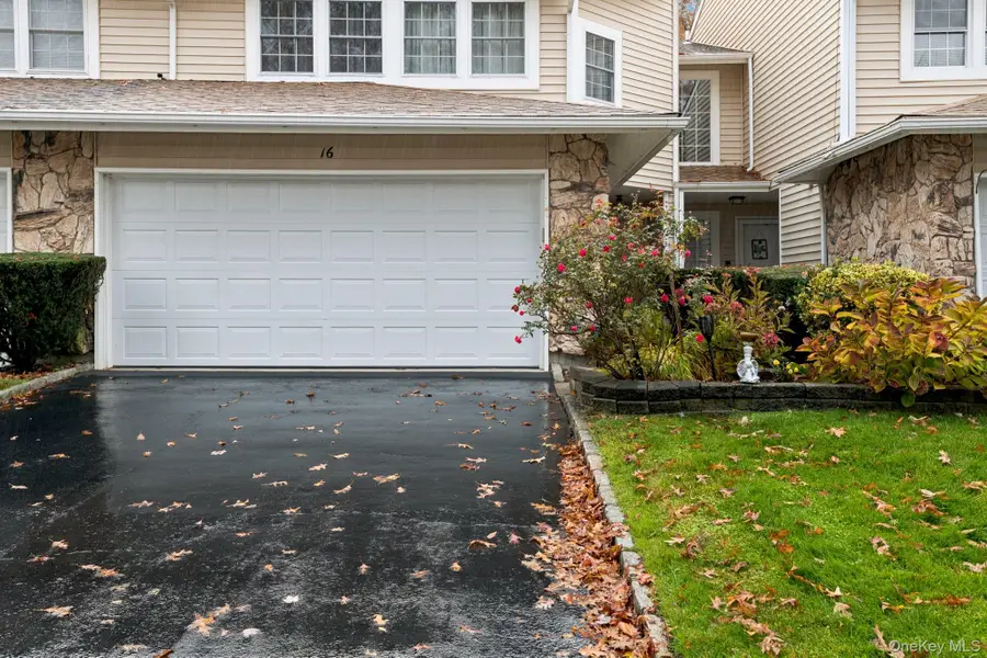 16 Hampshire Court, Holbrook, NY 11741 - Image #3