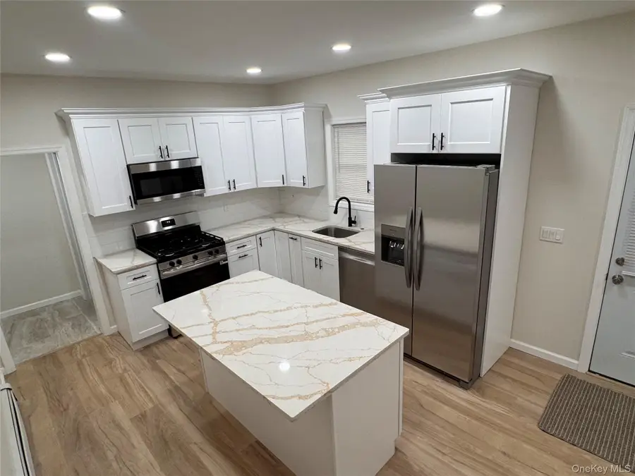 515 Sweezy Avenue, Riverhead, NY 11901 - Image #3