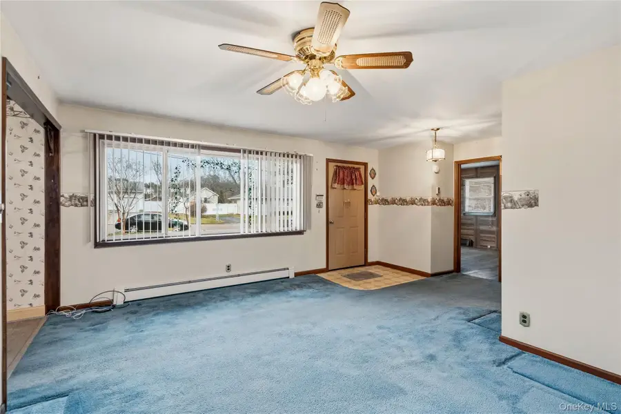 24 Avenue A, Holbrook, NY 11741 - #3