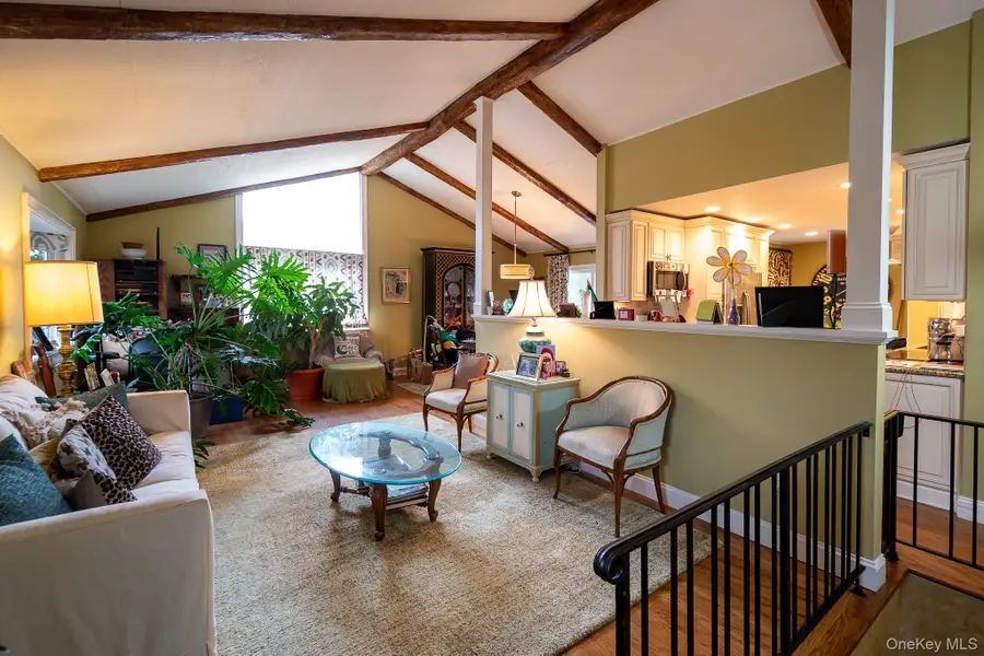 83 Edgepark Road, White Plains, NY 10603 - Image #2