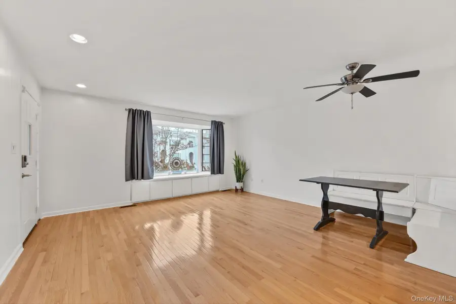 242-29A Oak Park Drive, Douglaston, NY 11362 - Image #2