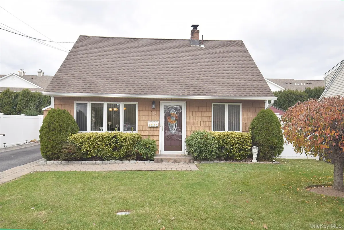 529 Lombard Street, North Babylon, NY 11703 - Image #1