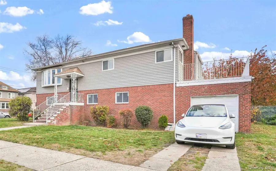 137-05 159 Street, Jamaica, NY 11434 - Image #2