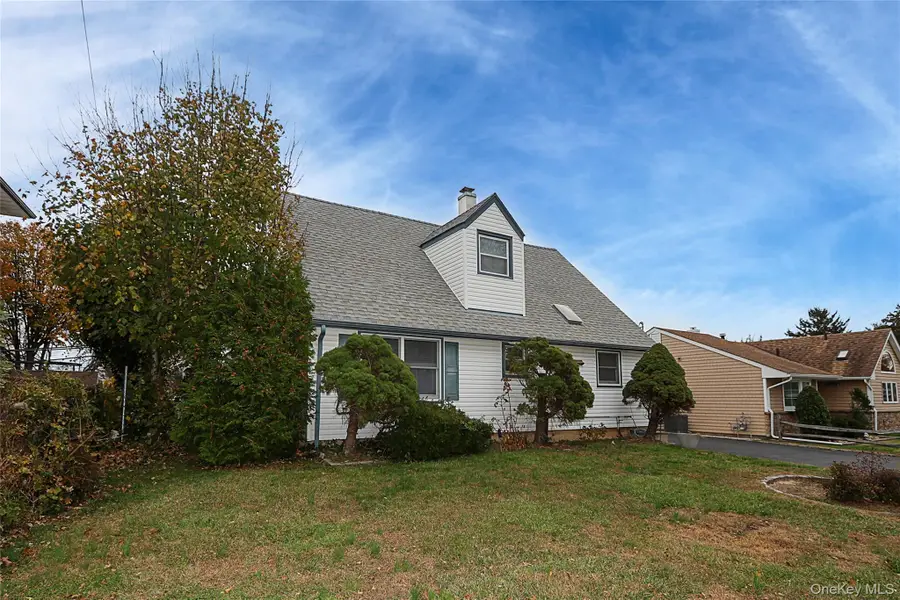 49 East Avenue, Glen Cove, NY 11542 - Image #3