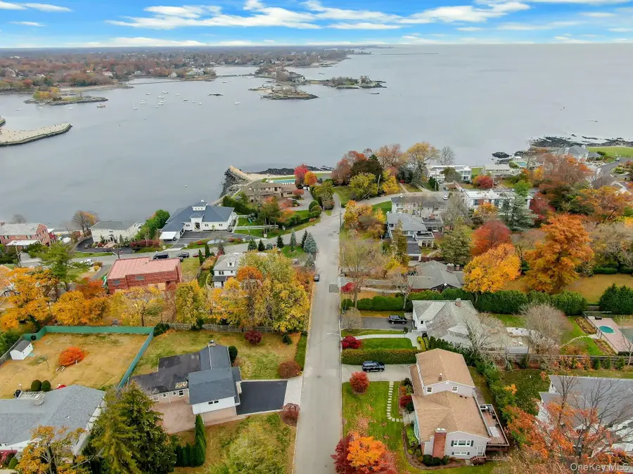 1 Echo Bay Place, New Rochelle, NY 10805 - Image #2