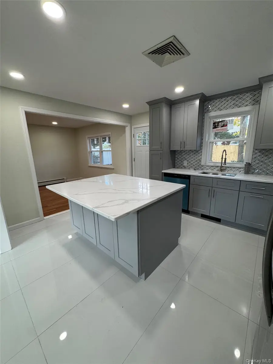 381 Grace Street, Holbrook, NY 11741 - Image #3