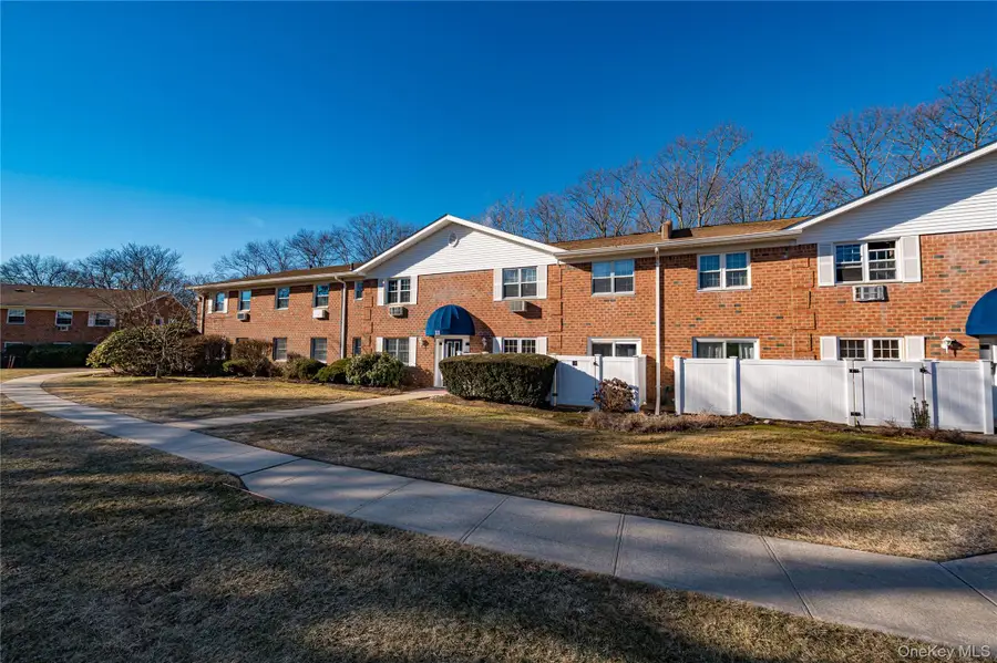 460 Old Town Road #11I, Port Jefferson Station, NY 11776 - Image #2