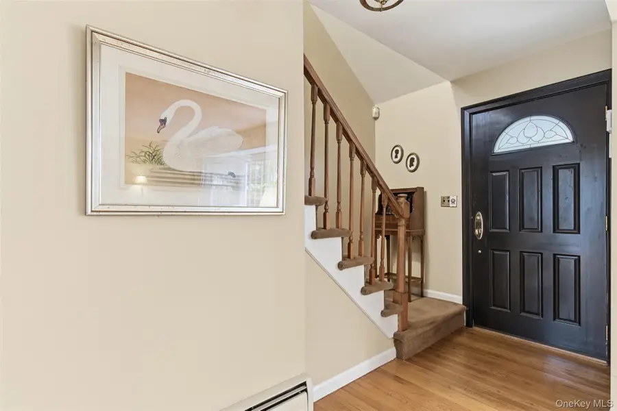 33 Marie Drive, Huntington, NY 11743 - Image #3