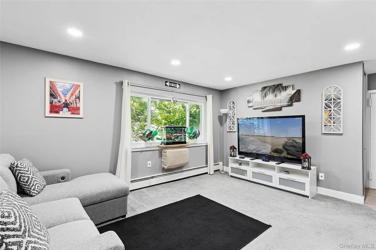 41 Richmond Boulevard #2B, Ronkonkoma, NY 11779 - Image #1