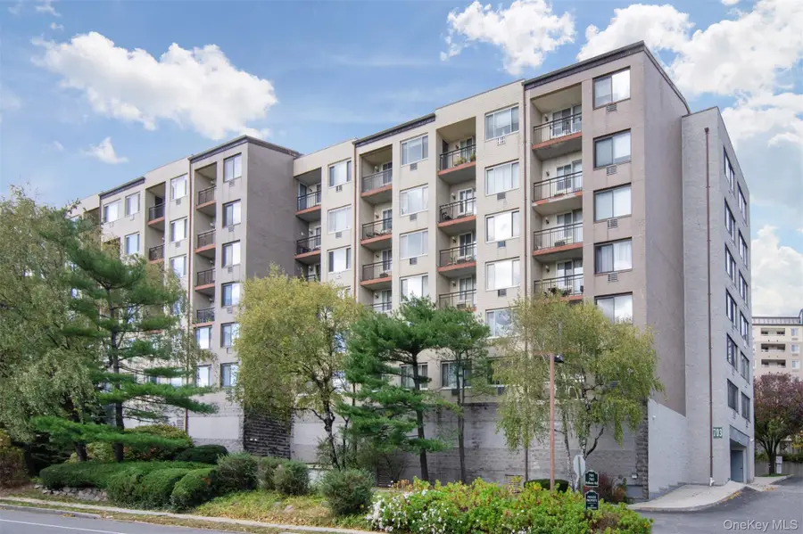 703 Pelham Rd #407, New Rochelle, NY 10805 - Image #2
