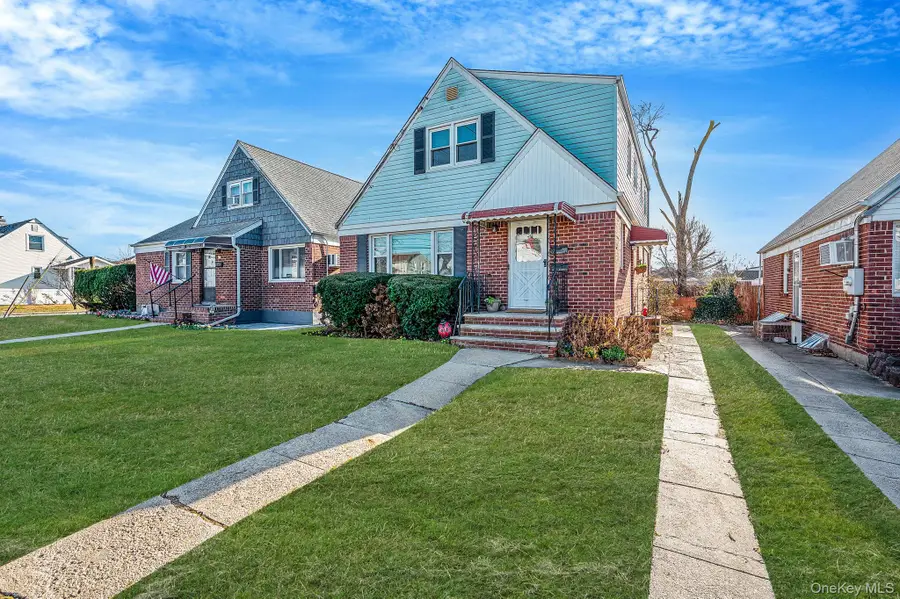 34 Meyer Avenue, Valley Stream, NY 11580 - Image #3