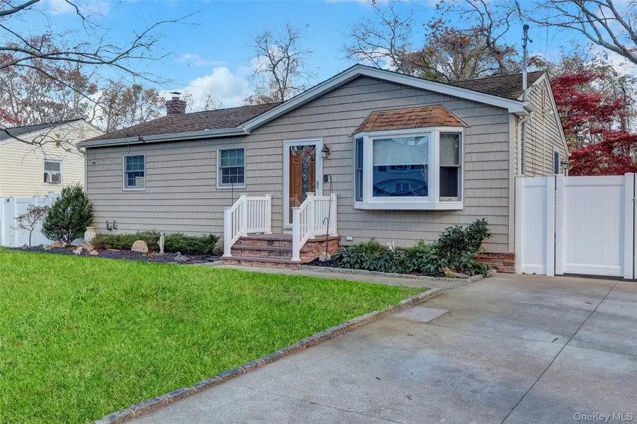 5 Zenith Road, Rocky Point, NY 11778 - Image #2