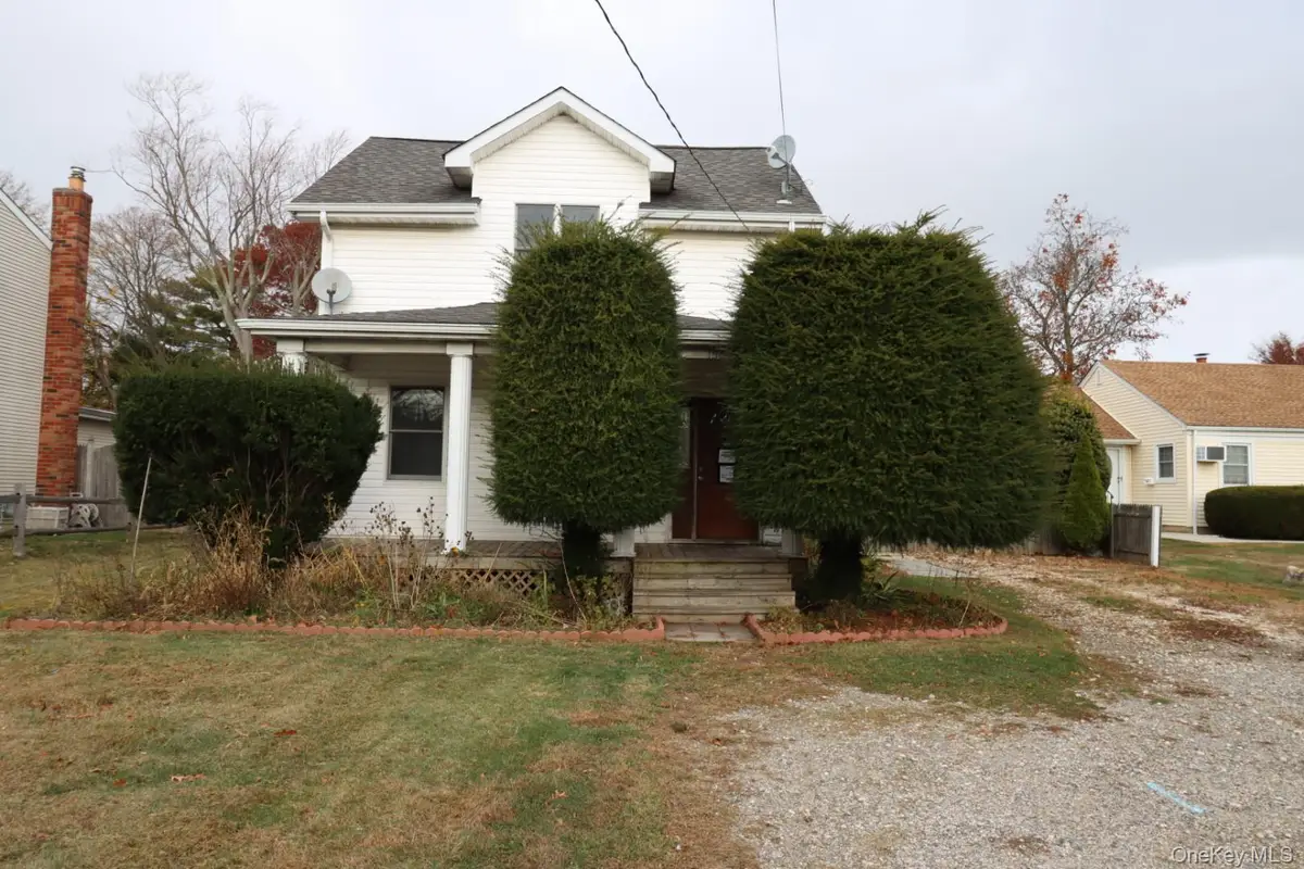 156 Oak Street, Amityville, NY 11701 - Image #1