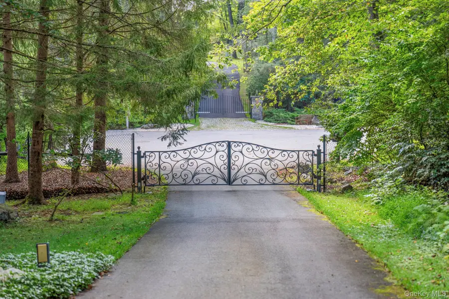 35 Neustadt Lane, Chappaqua, NY 10514 - Image #3