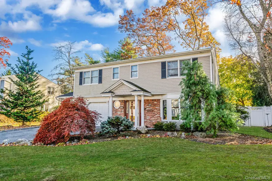 28 Cedarwood Lane, Commack, NY 11725 - Image #3