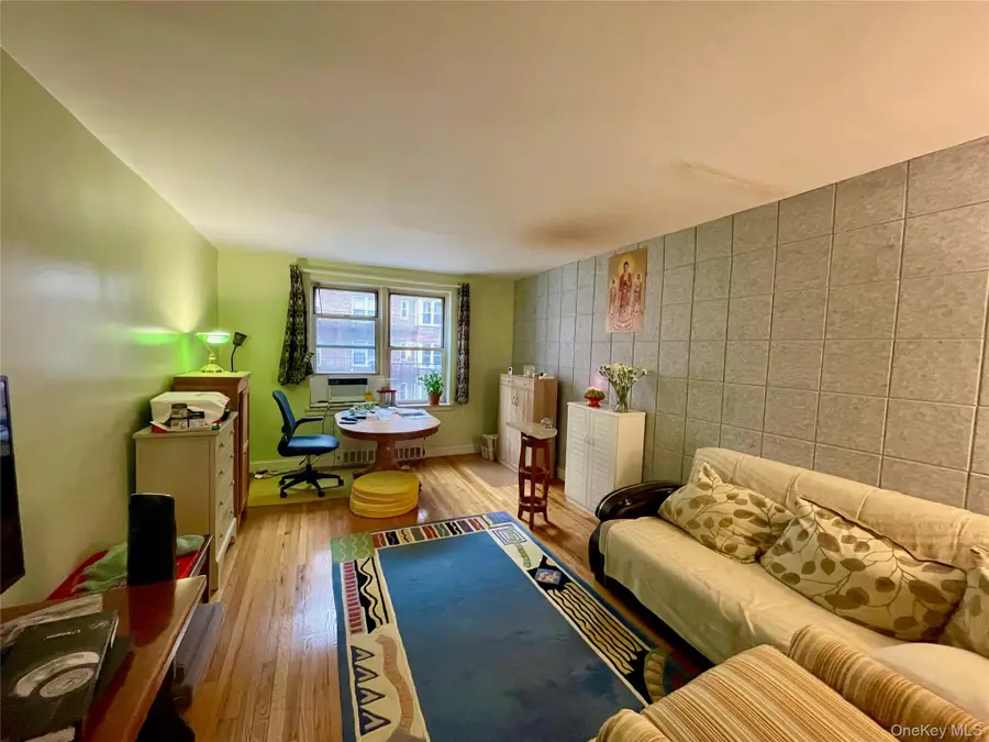 134-33 Blossom Ave Blossom Avenue #3B, Flushing, NY 11355 - Image #3