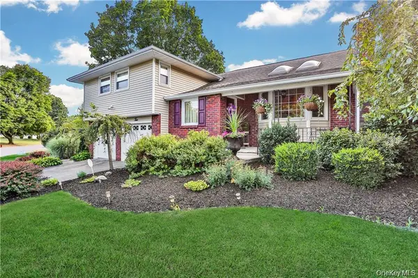 2 Split Tree Drive, New Windsor, NY 12553