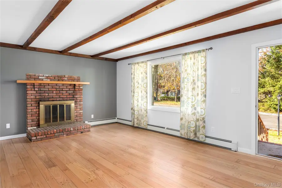 11 Seneca Trail, Ridge, NY 11961 - Image #3