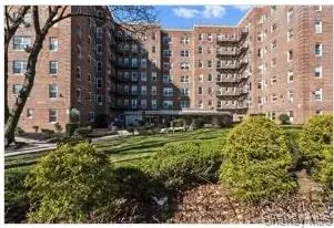84-50 169 Street #315, Jamaica, NY 11432