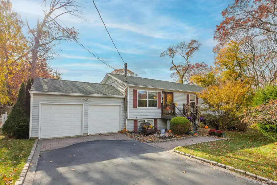 4 Madach Street, Ronkonkoma, NY 11779 - Image #3