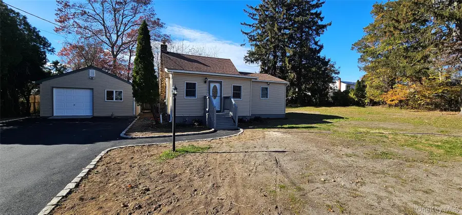 8 Pansy Road, Rocky Point, NY 11778 - Image #3