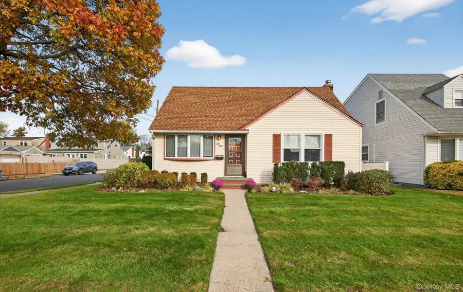 58 Virginia Avenue, Plainview, NY 11803 - Image #2