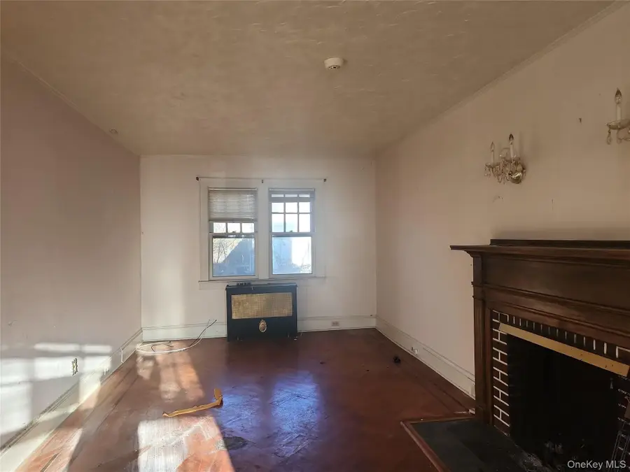 39 Hilbert Street, Hempstead, NY 11550 - Image #3