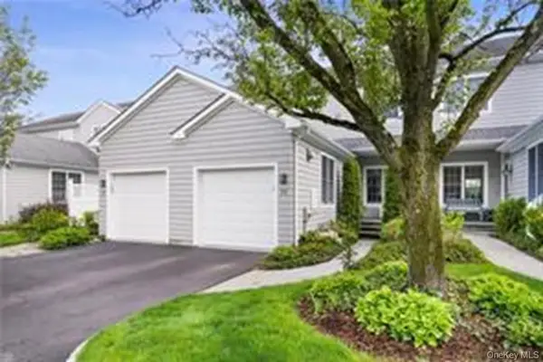 19 Club Court, Pleasantville, NY 10570