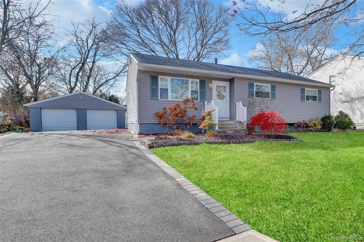 7 Winston Road, Centereach, NY 11720 - Image #1