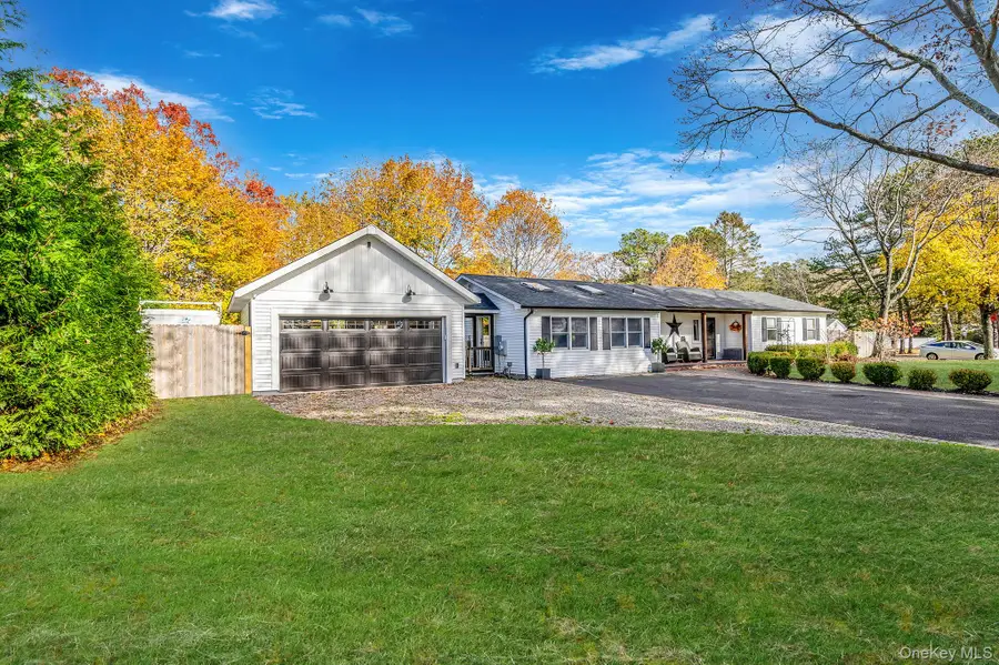 3 Vee Jay Drive, Shoreham, NY 11786 - Image #2
