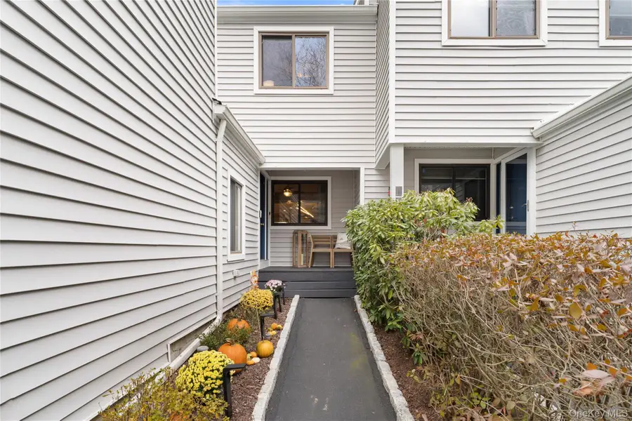 17 Ledgewood Commons, Millwood, NY 10546 - Image #2