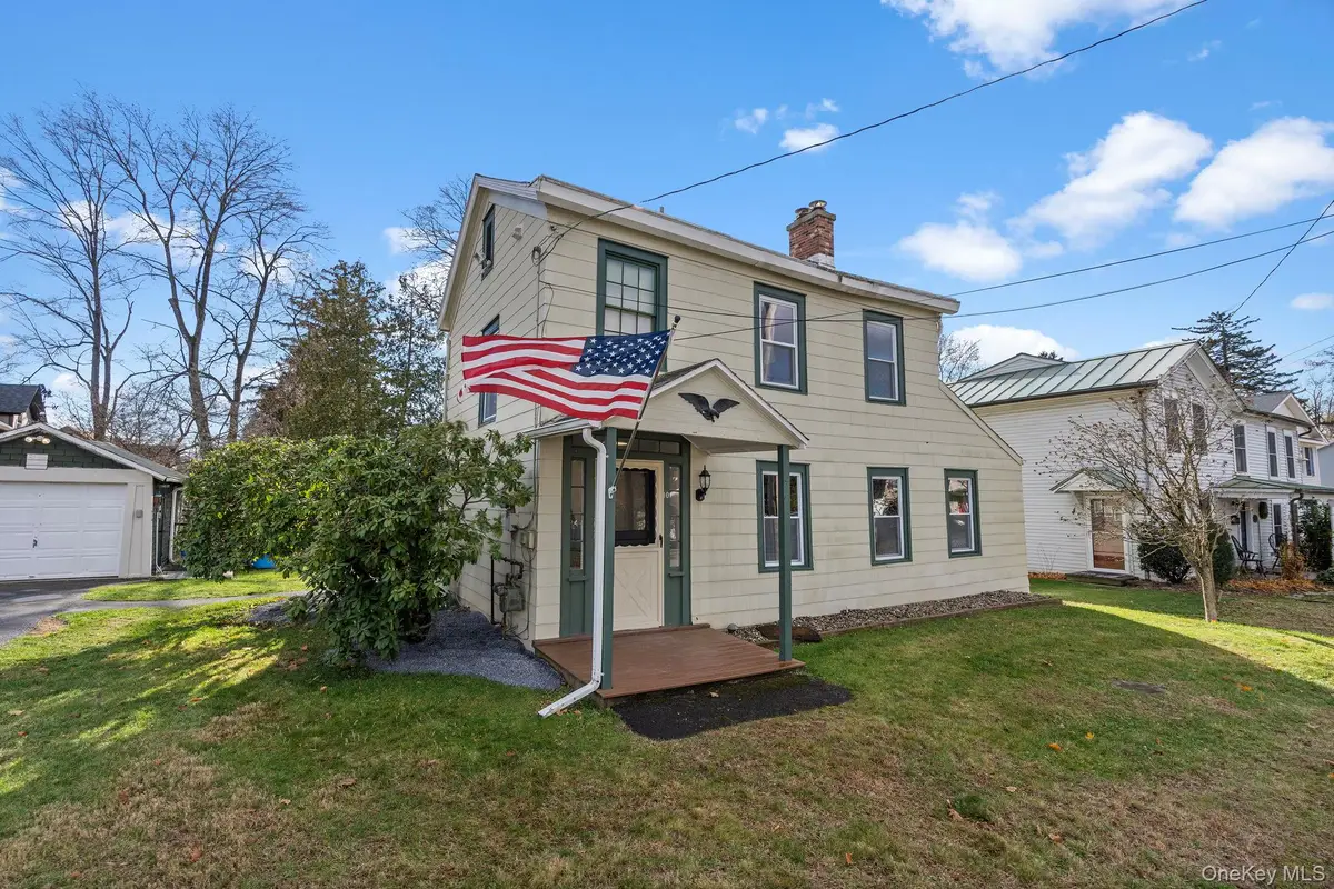 10 Albertson Street, Hyde Park, NY 12538 - Image #1